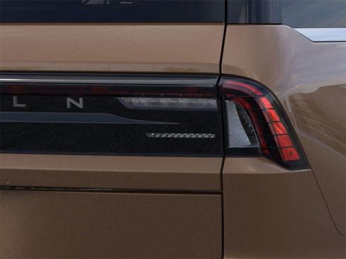 New 2025 Lincoln Navigator Black Label image 21
