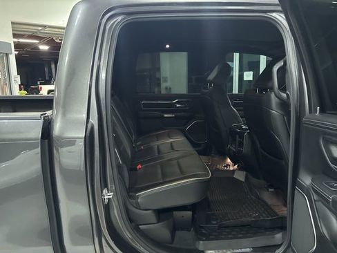 Used 2022 RAM 1500 Laramie AWD/4WD image 36