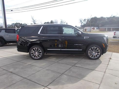 New 2026 GMC Yukon Denali w/ Denali Reserve Package image 2