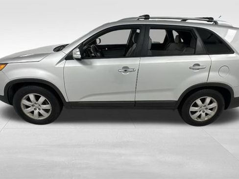 Used 2013 Kia Sorento LX image 6
