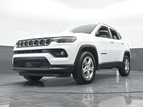 Used 2023 Jeep Compass Latitude AWD/4WD image 51
