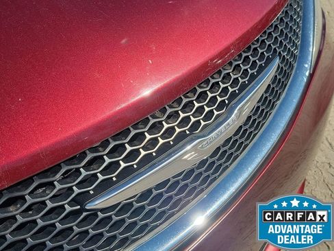 Used 2017 Chrysler Pacifica LX image 38