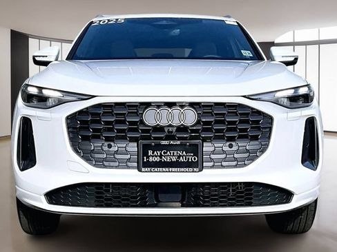 Used 2025 Audi Q5 Premium w/ Convenience Package AWD/4WD image 2