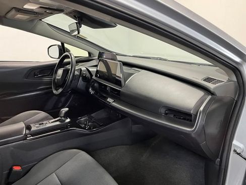 Used 2024 Toyota Prius LE FWD image 11