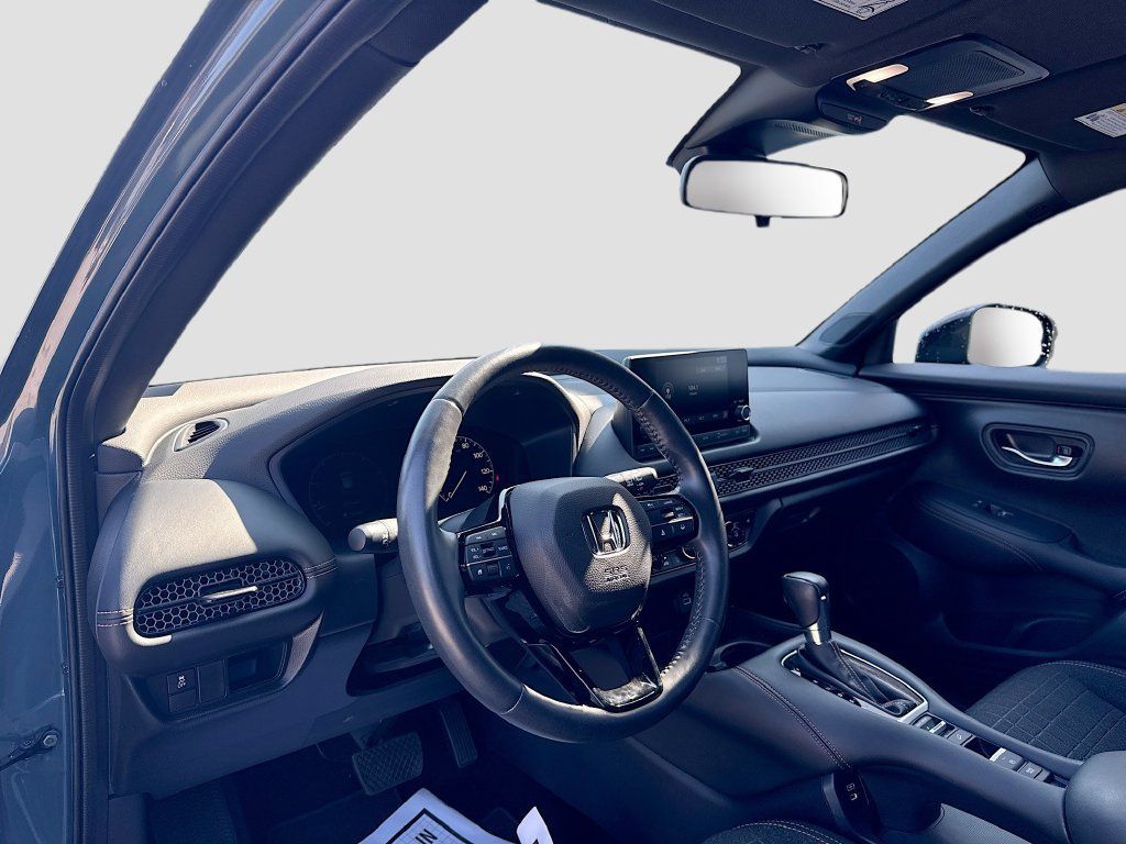 Used 2024 Honda HR-V Sport image 9