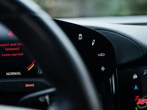 Used 2022 Porsche Taycan image 71