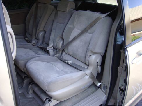 Used 2008 Toyota Sienna LE FWD image 11