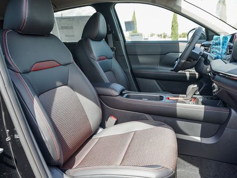 New 2026 Nissan Kicks SR image 17