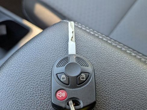 Used 2017 Ford Escape SE image 27