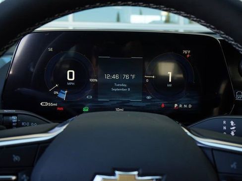 New 2026 Chevrolet Equinox EV LT AWD/4WD image 17