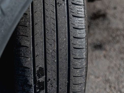 Used 2022 Ford Explorer XLT w/ Class IV Trailer Tow Package image 4