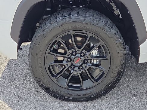 Used 2024 Toyota Tundra SR5 w/ SR5 Premium Package AWD/4WD image 7