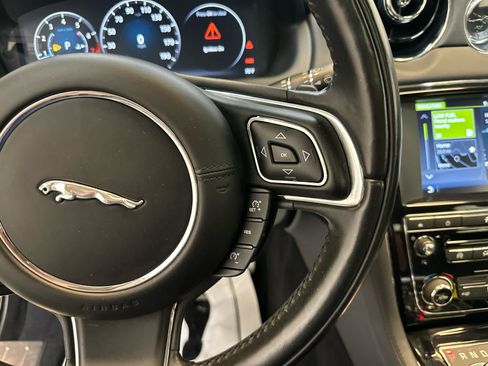 Used 2017 Jaguar XJ R-Sport AWD/4WD image 22