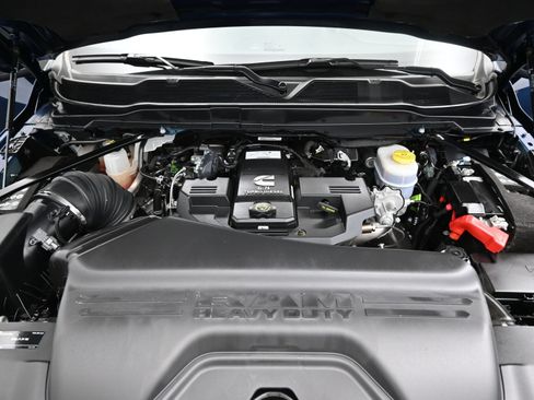 Used 2023 RAM 2500 Laramie w/ Night Edition AWD/4WD image 8