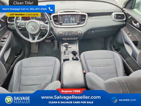 Used 2017 Kia Sorento FWD w/ LX Convenience Package image 11