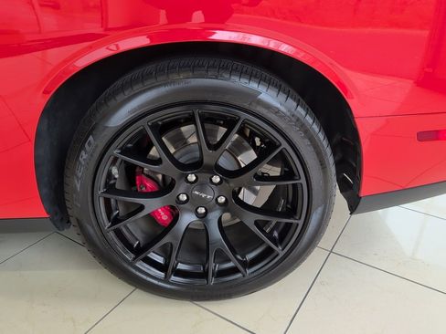 Used 2016 Dodge Challenger SRT Hellcat image 39