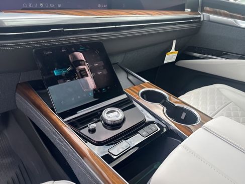 New 2026 Cadillac Escalade ESV Platinum Luxury w/ LPO, Floor Liner Package AWD/4WD image 45