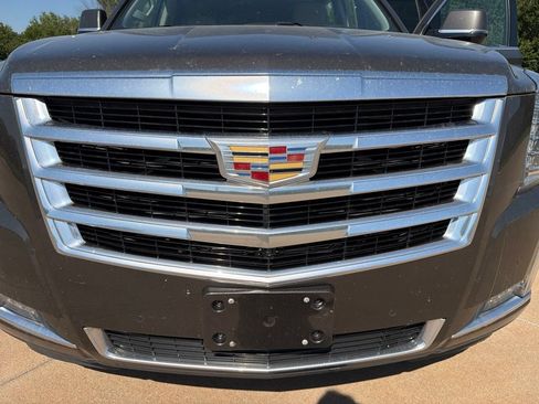 Used 2020 Cadillac Escalade Luxury AWD/4WD image 7