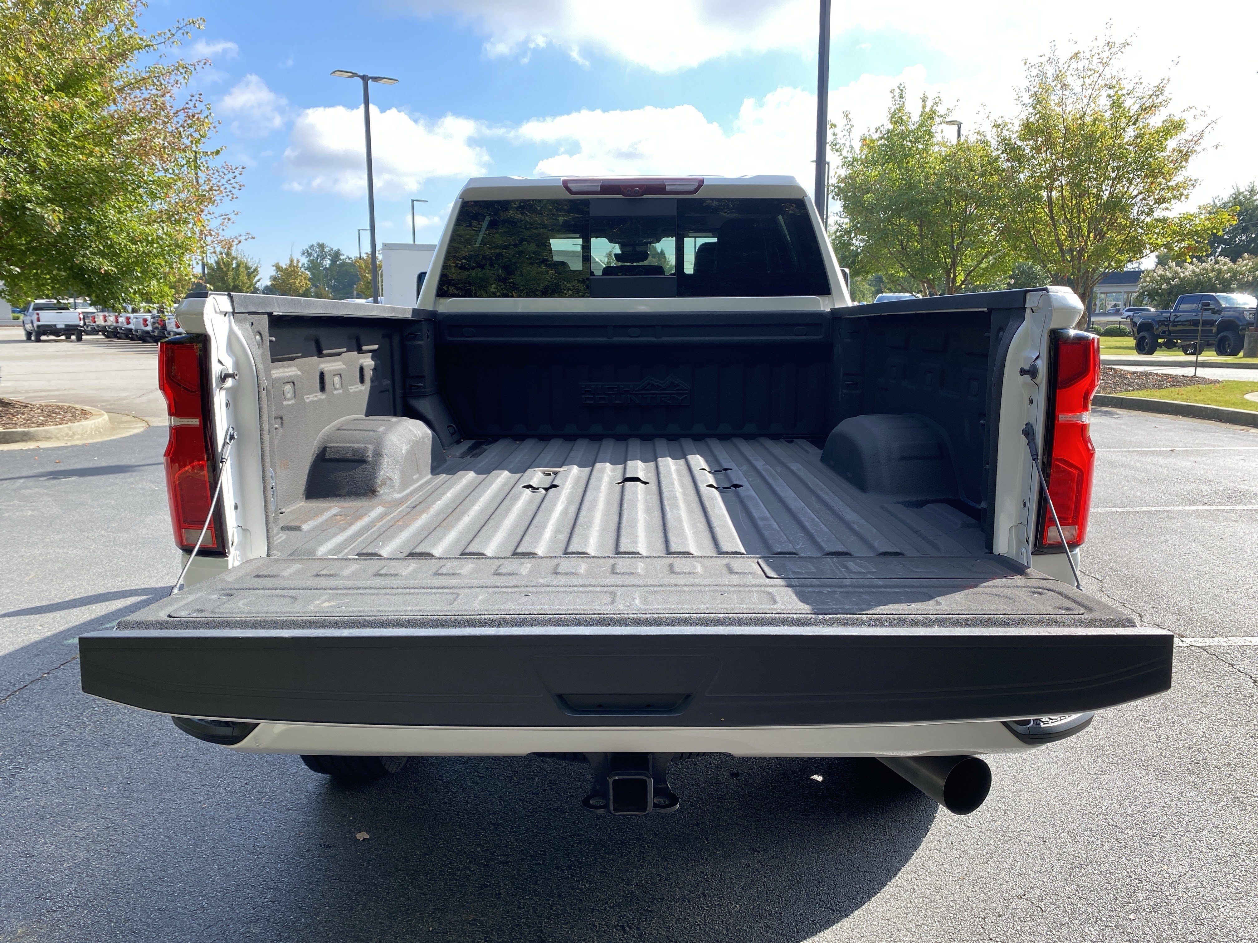 Used 2024 Chevrolet Silverado 2500 High Country w/ High Country Premium Package AWD/4WD image 11