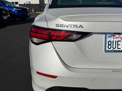 Used 2020 Nissan Sentra SR w/ Premium Package FWD image 11
