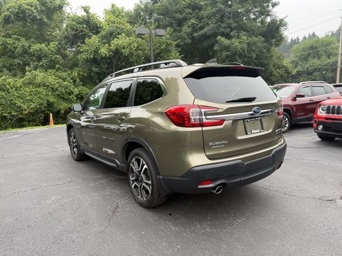 Used 2023 Subaru Ascent Limited w/ Technology Package AWD/4WD image 4