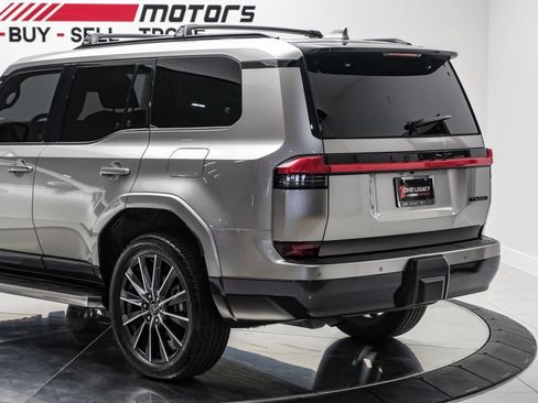 Used 2024 Lexus GX 550 w/ Accessory Package (Z1) AWD/4WD image 16
