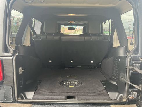 Used 2017 Jeep Wrangler 75th Anniversary image 11