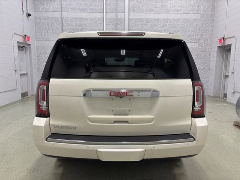 Used 2015 GMC Yukon Denali image 4