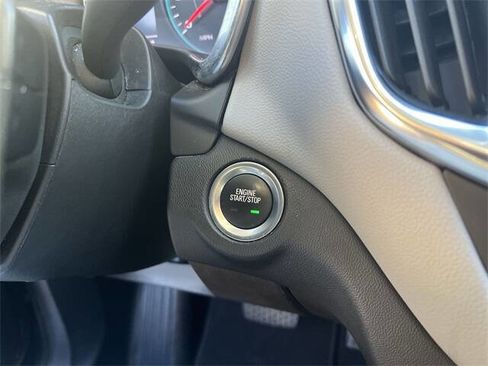 Used 2022 Chevrolet Equinox LS image 16