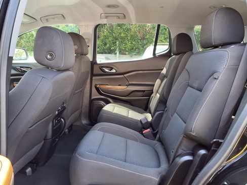 Certified 2023 GMC Acadia SLE w/ Driver Convenience Package FWD image 12