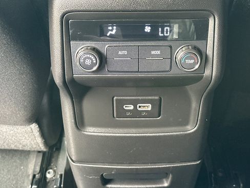 Certified 2022 GMC Acadia SLE image 15