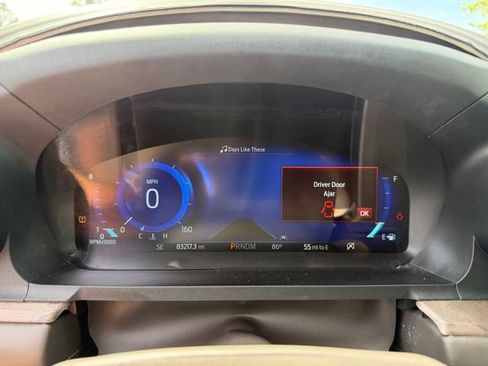 Used 2020 Ford Explorer Platinum w/ Premium Technology Package AWD/4WD image 23