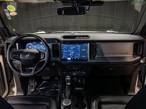Used 2025 Ford Bronco Outer Banks image 15