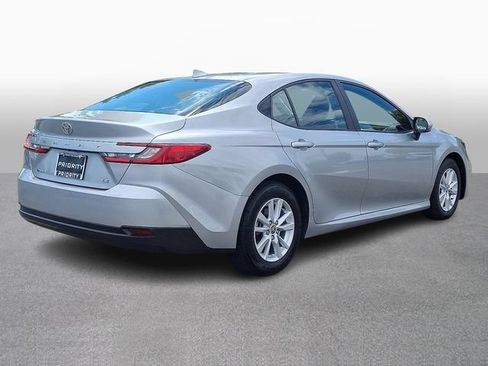 Used 2025 Toyota Camry LE FWD image 4