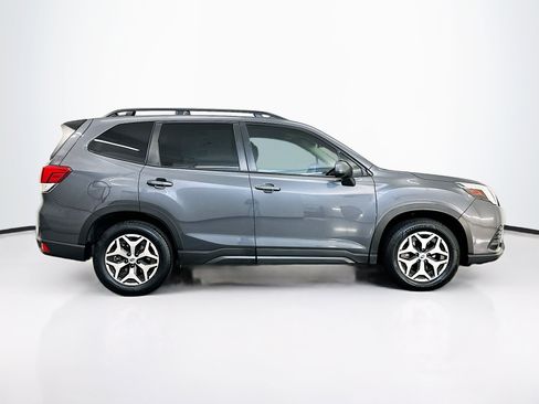 Used 2024 Subaru Forester Premium AWD/4WD image 10