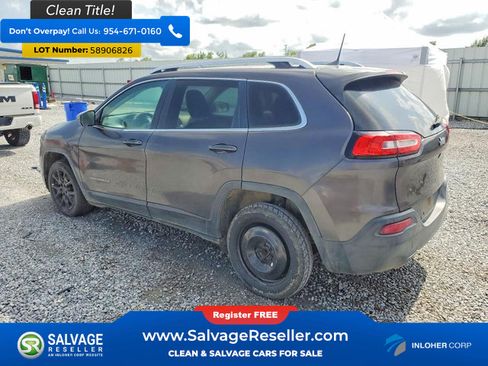 Used 2018 Jeep Cherokee Latitude Plus w/ Comfort/Convenience Group FWD image 3