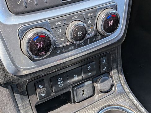 Used 2016 GMC Acadia SLT image 21