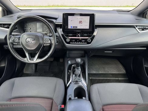 Used 2025 Toyota Corolla SE FWD image 3