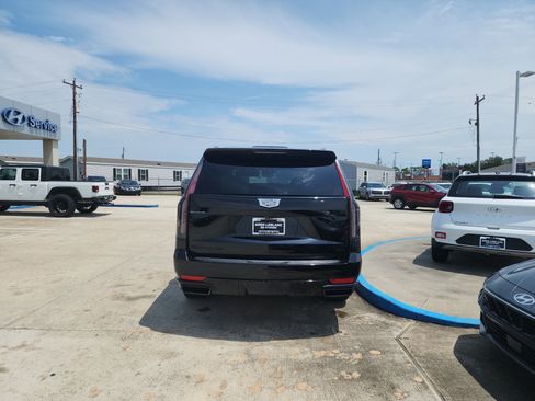 Used 2023 Cadillac Escalade Sport w/ LPO, ONYX Package AWD/4WD image 6