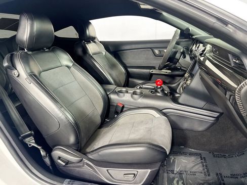 Used 2019 Ford Mustang Shelby GT350 w/ Technology Package RWD image 32