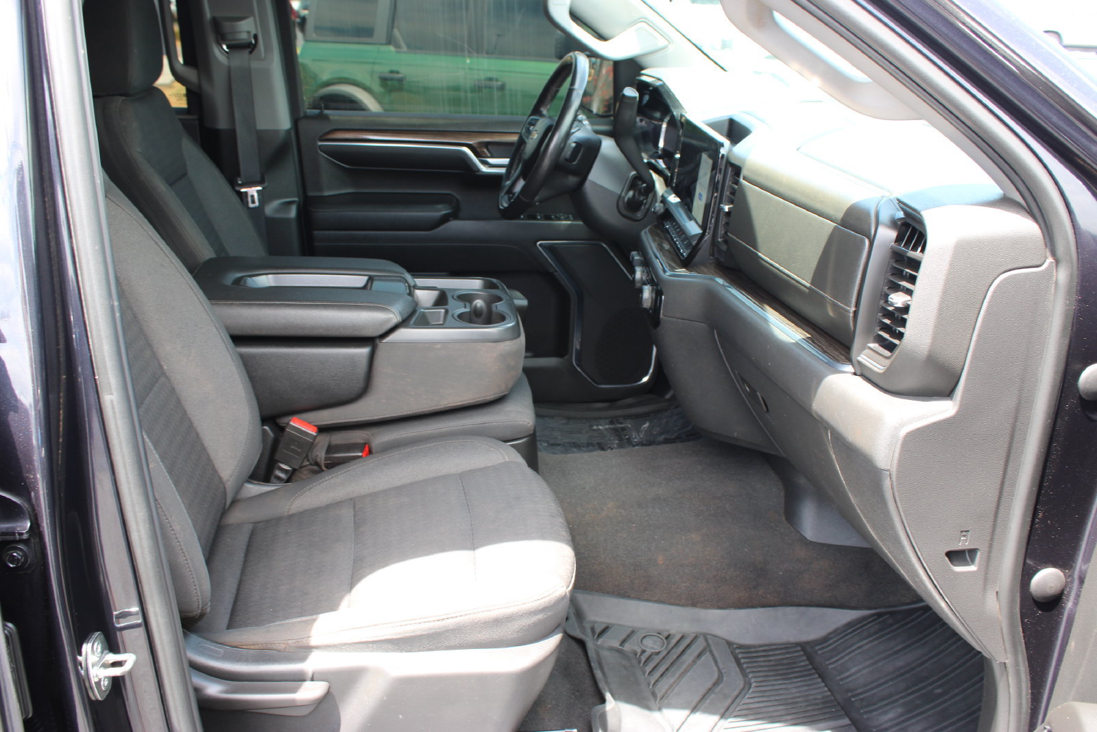 Used 2022 Chevrolet Silverado 1500 LT w/ Z71 Off-Road Package AWD/4WD image 25