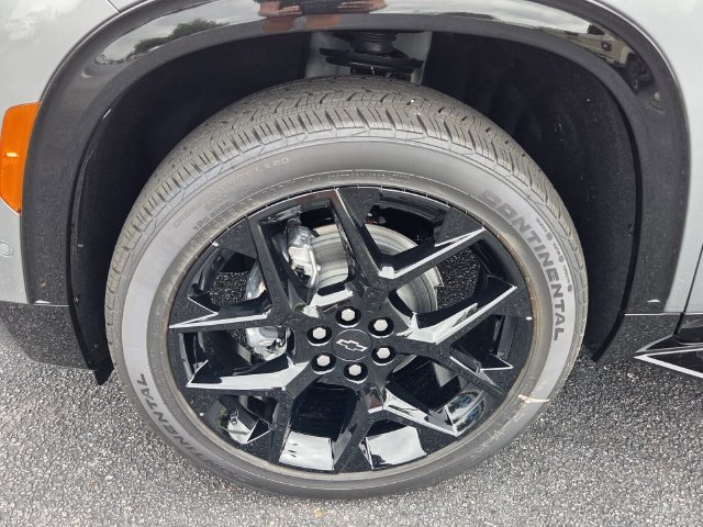 New 2026 Chevrolet Traverse RS w/ LPO, Floor Liner Package FWD image 5