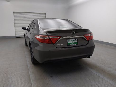 Used 2017 Toyota Camry SE image 6