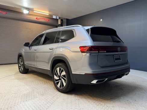 Used 2024 Volkswagen Atlas SEL AWD/4WD image 3