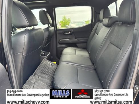 Used 2022 Toyota Tacoma TRD Sport w/ TRD Premium Sport Package AWD/4WD image 20