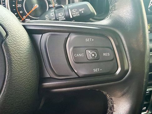 Used 2022 Jeep Wrangler Sport AWD/4WD image 32