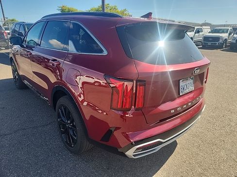 Used 2021 Kia Sorento SX image 12