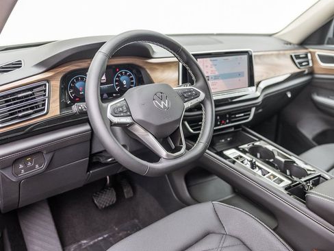 New 2026 Volkswagen Atlas SE image 6