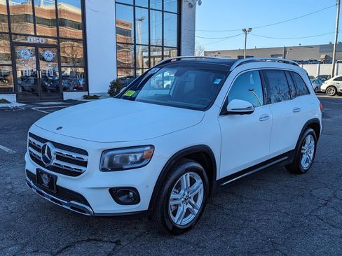 Used 2023 Mercedes-Benz GLB 250 4MATIC image 2