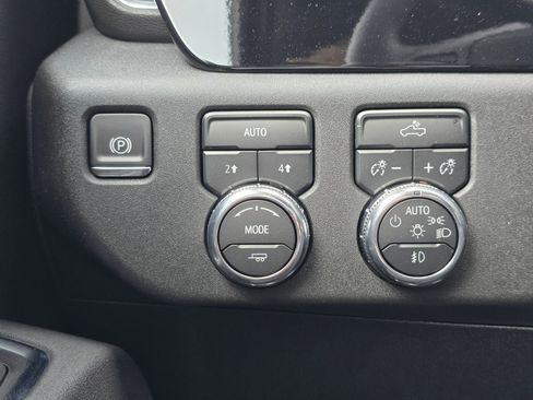 New 2025 GMC Sierra 1500 Elevation image 31